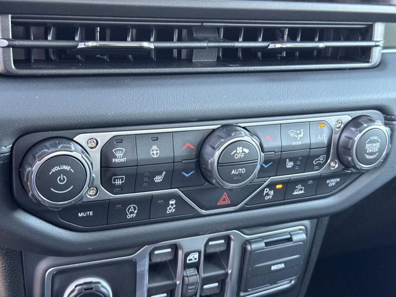 New 2026 Jeep Gladiator Mojave X 4x4