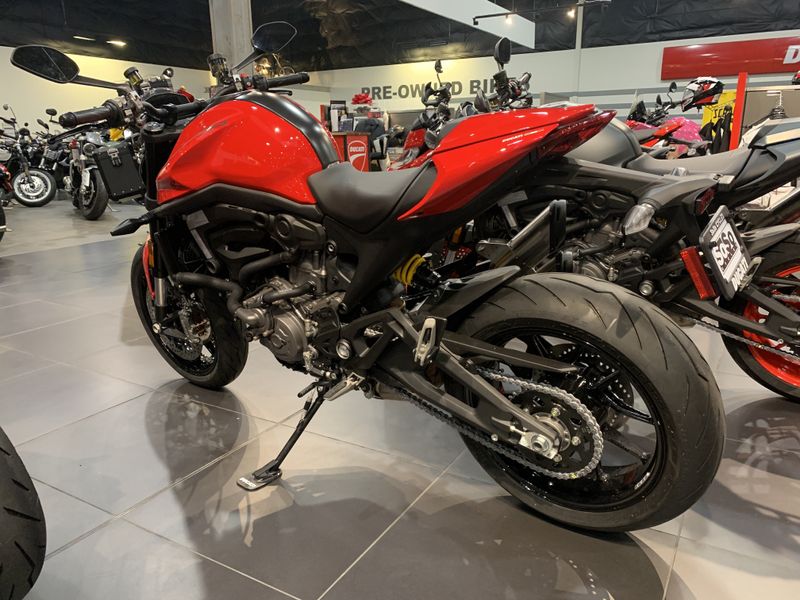 2023 Ducati Monster Plus 