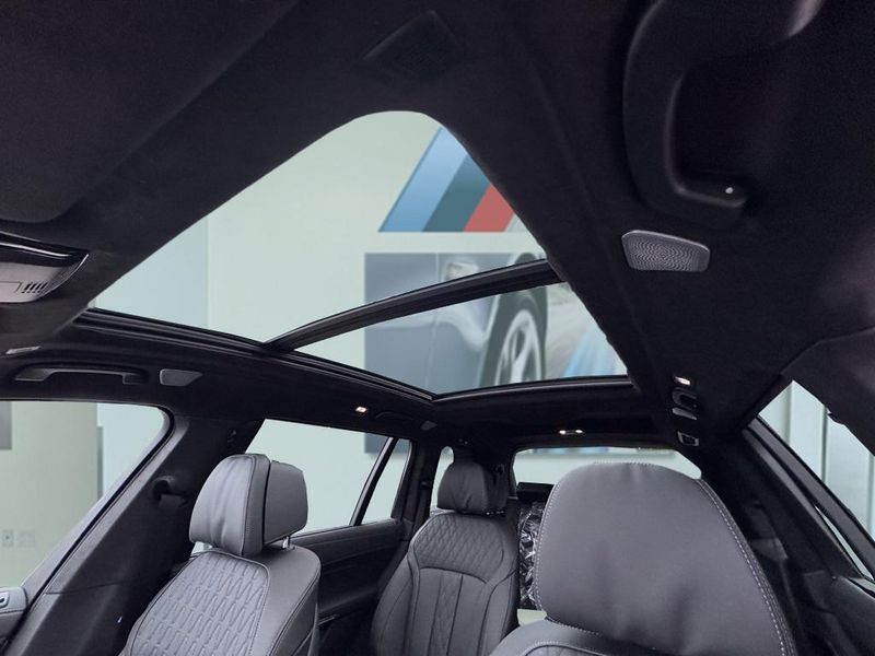 2025 BMW X7 M60iImage 21