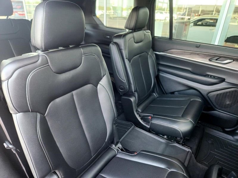 Used 2024 Jeep Grand Cherokee L Limited