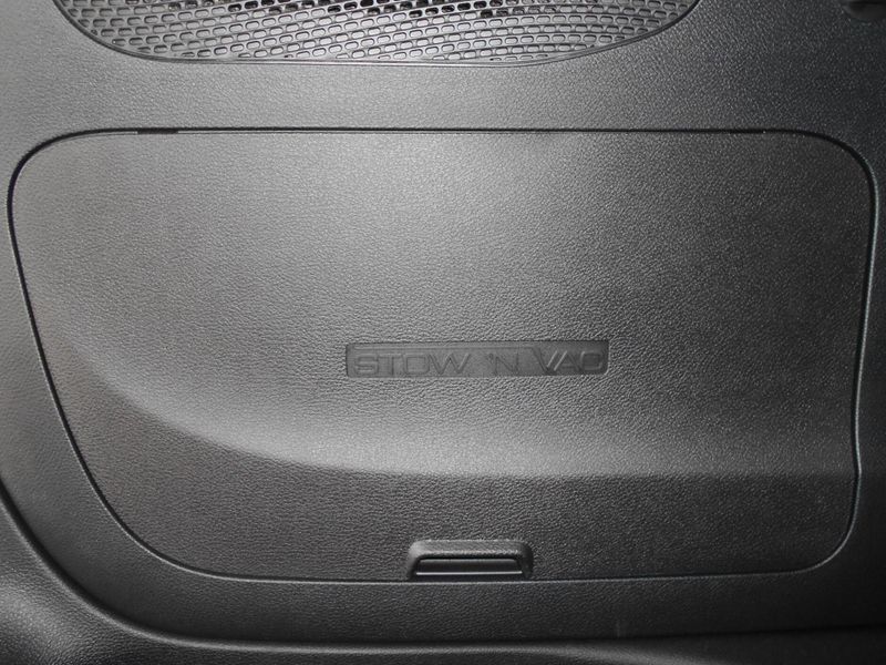 2025 Chrysler Pacifica SelectImage 27
