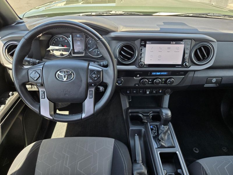Used 2022 Toyota Tacoma 2WD TRD Off Road Double Cab 5' Bed V6 AT (Natl)
