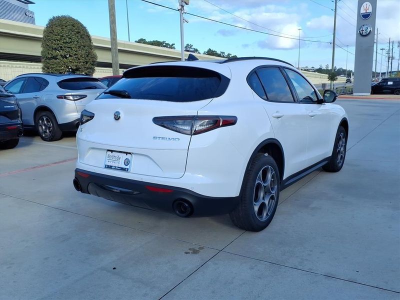 New 2025 Alfa Romeo Stelvio AwdImage 6