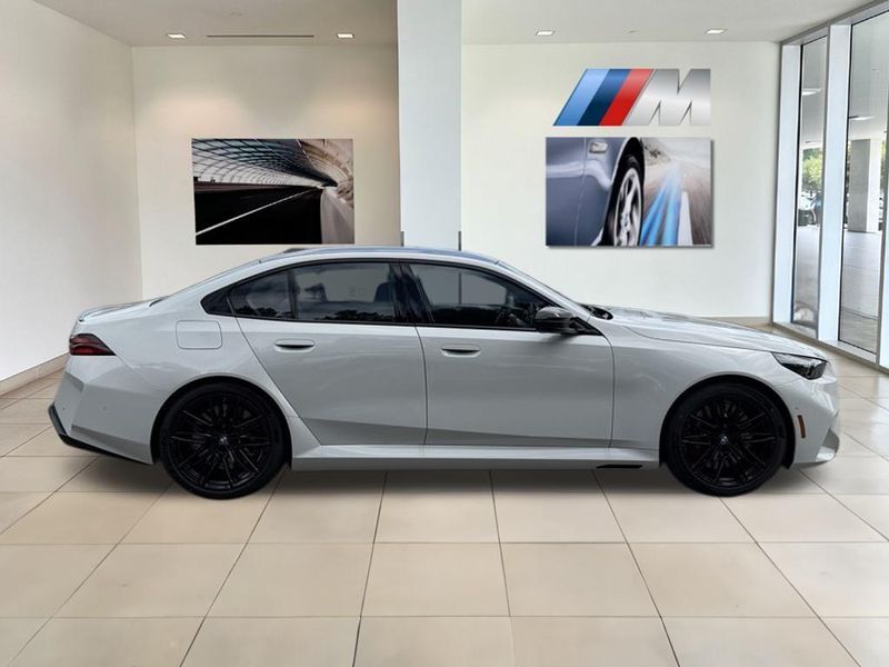 2025 BMW M5 BaseImage 5