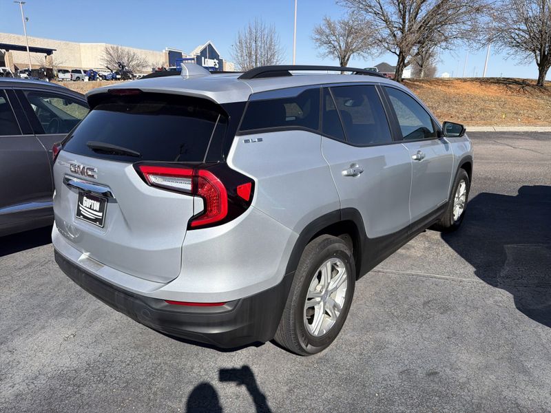 Used 2022 GMC Terrain SLEImage 7
