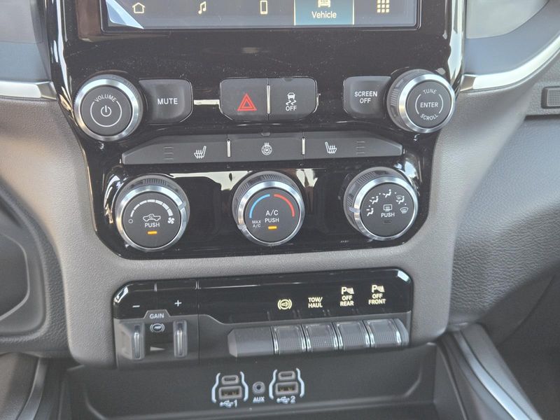 New 2025 RAM 2500 Big Horn Crew Cab 4x4 6'4' Box