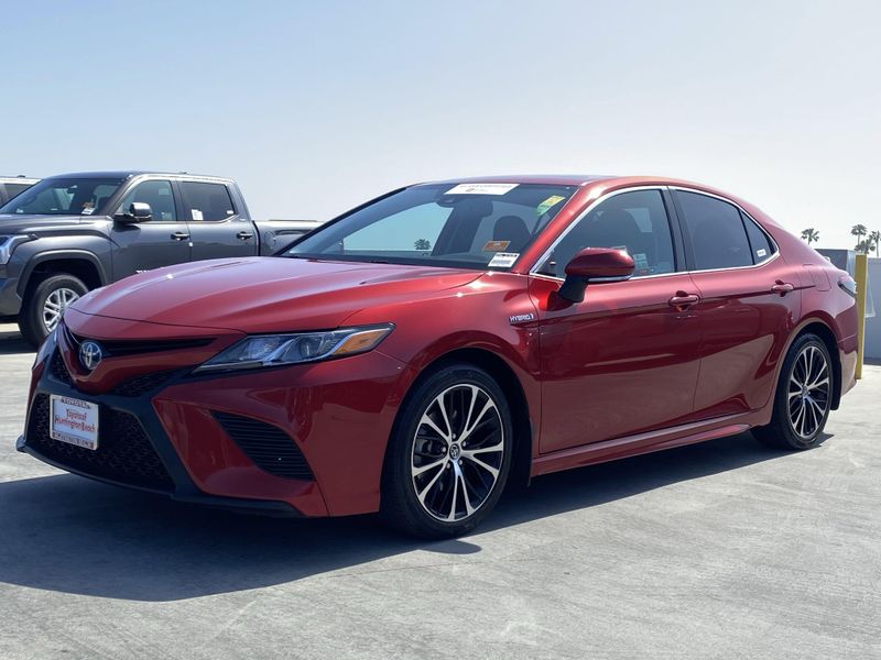2020 Toyota Camry SEImage 8