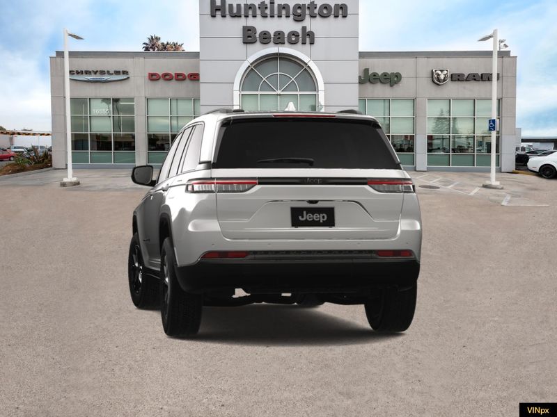 2025 Jeep Grand Cherokee Altitude X 4x2Image 13
