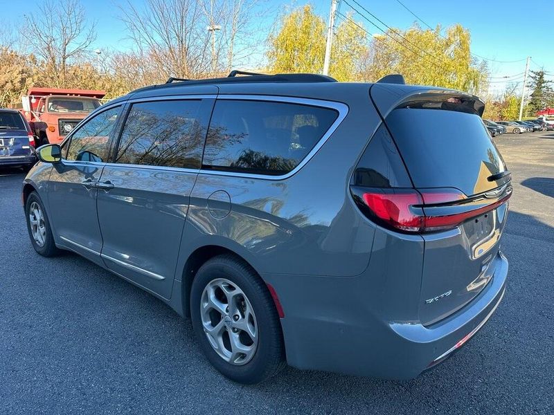 2022 Chrysler Pacifica LimitedImage 15