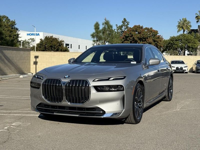 Used 2025 BMW i7 eDrive50Image 2