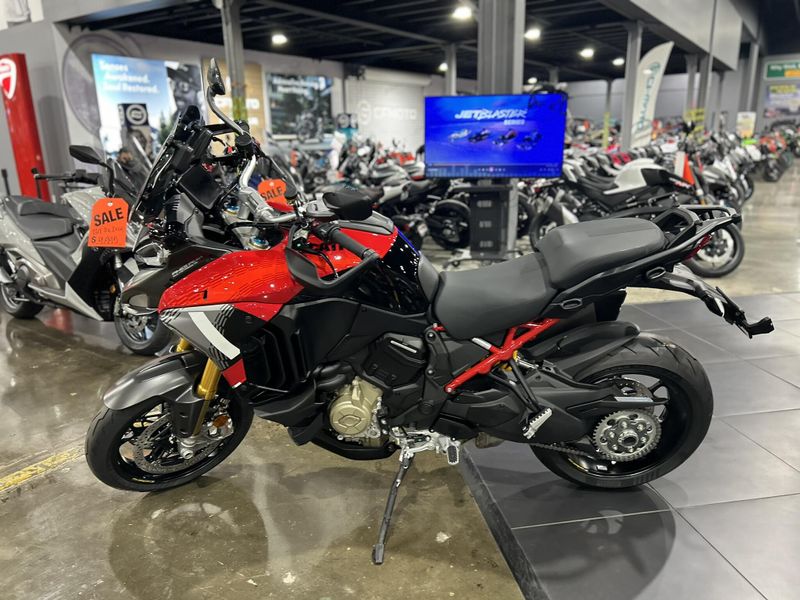 New 2026 Ducati MULTISTRADA V4 PIKES PEAK Image 5