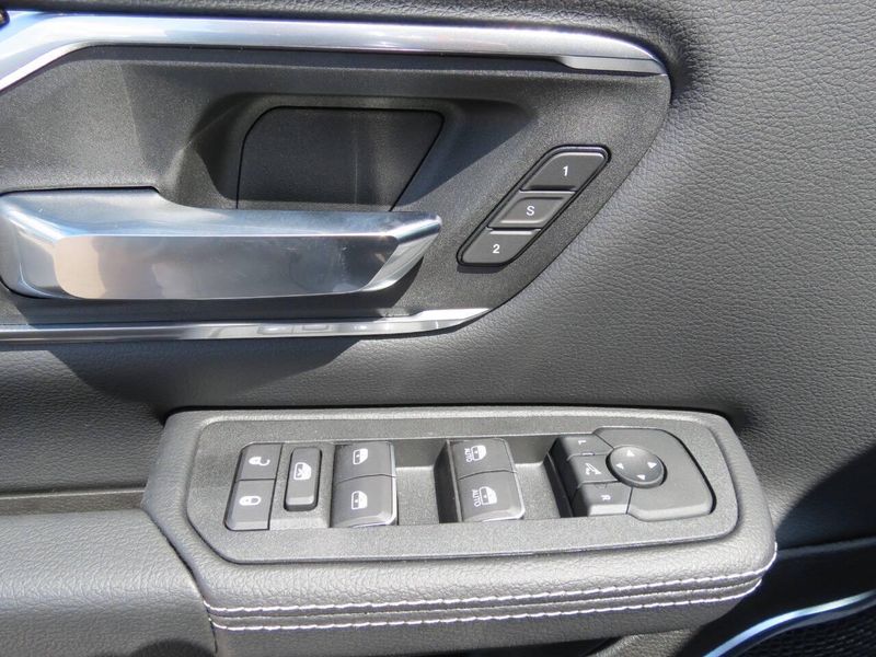 Used 2025 RAM 1500 Laramie 4x4 4dr Crew Cab 5.6 ft. SB PickupImage 10
