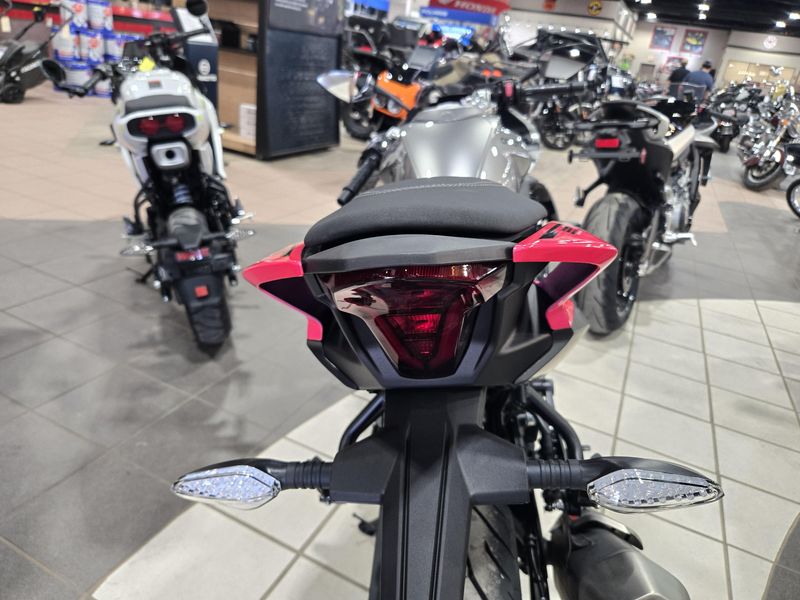 NEW 2026 CFMOTO 300 SS Image 8