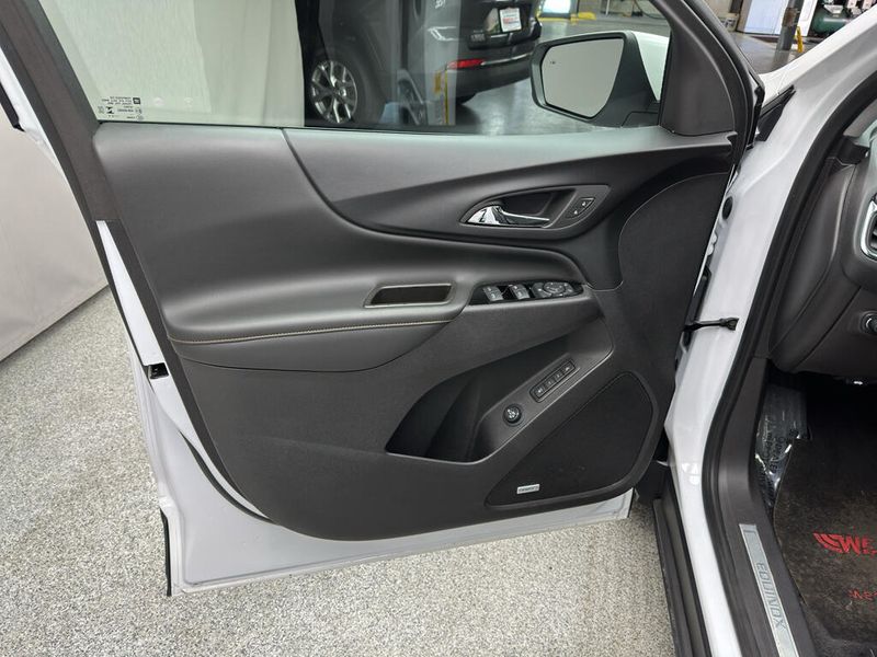 Used 2024 Chevrolet Equinox PremierImage 8