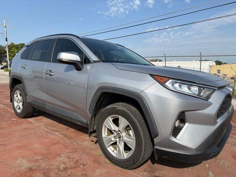 Used 2019 Toyota RAV4 XLEImage 3