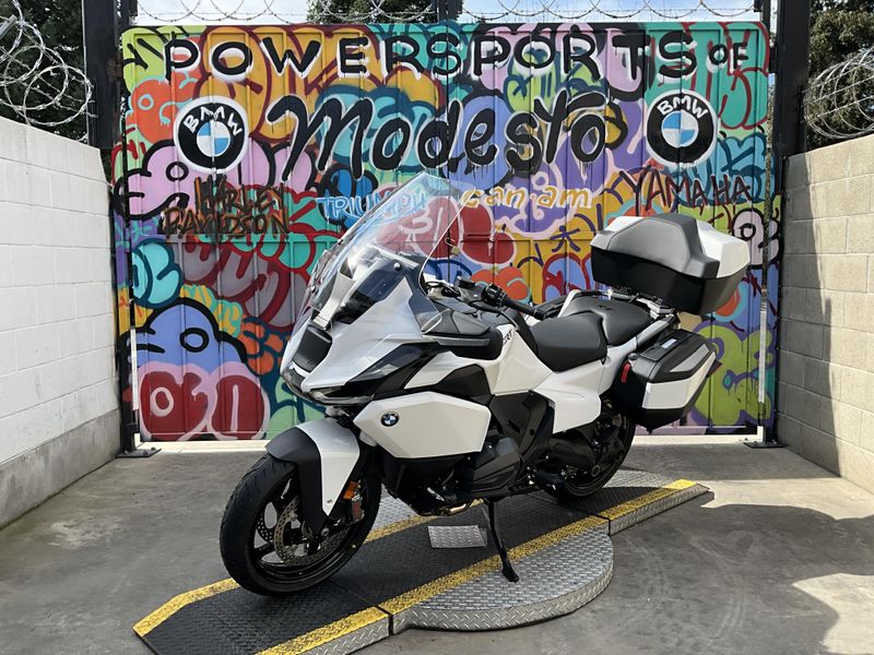New 2026 BMW R 1300 RT Image 2