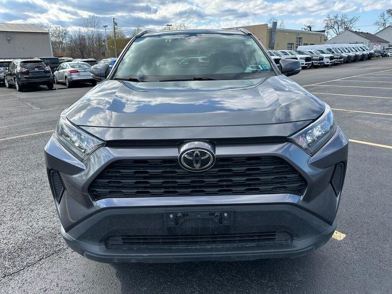 2021 Toyota RAV4 LEImage 10