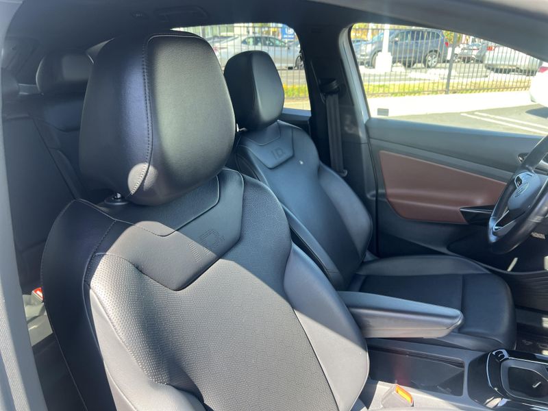2021 Volkswagen ID.4 Pro SImage 28