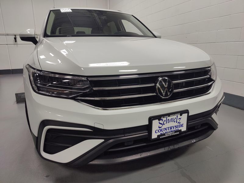 Used 2024 Volkswagen Tiguan SImage 2
