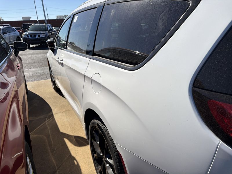 New 2026 Chrysler Pacifica LimitedImage 10