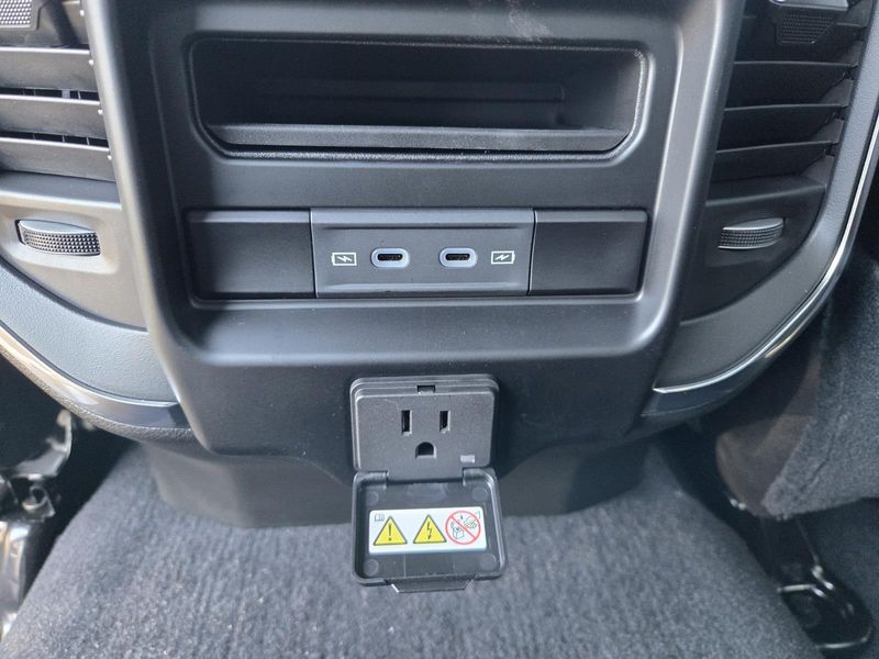 New 2026 RAM 2500 Laramie Crew Cab 4x4 6'4' Box