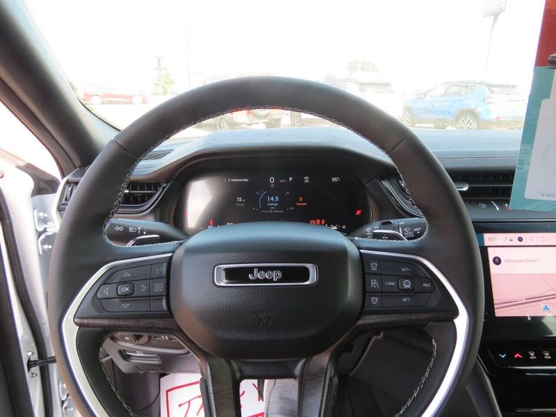 New 2026 Jeep Grand Cherokee Limited Reserve 4x4Image 13