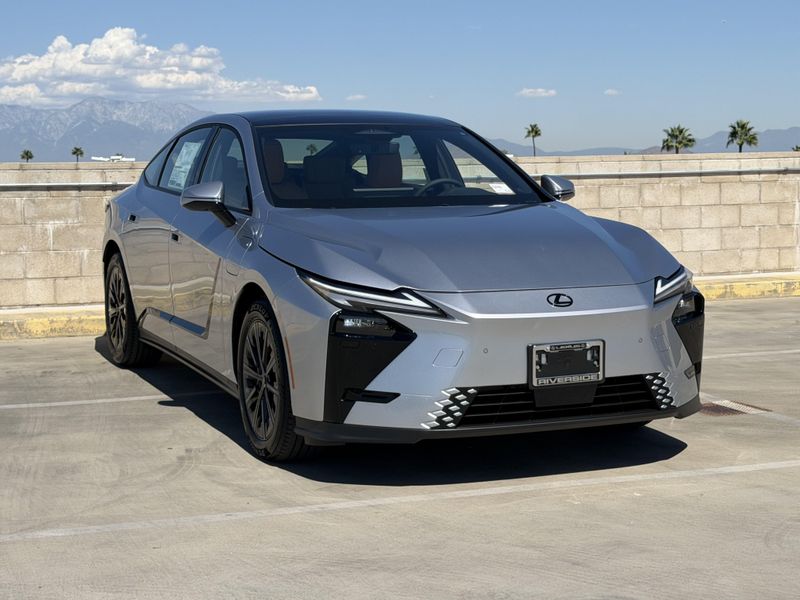 New 2026 Lexus ES 350e PremiumImage 2
