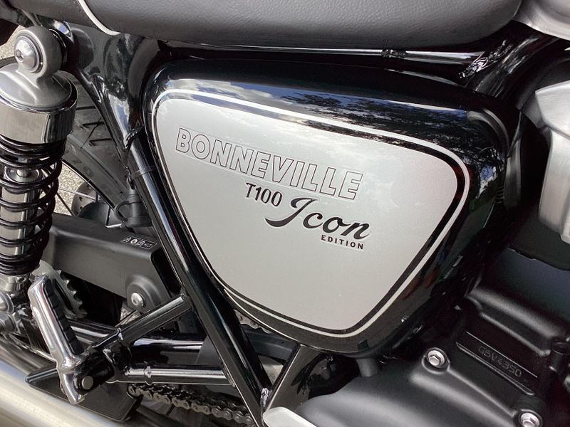 2025 Triumph Bonneville T100