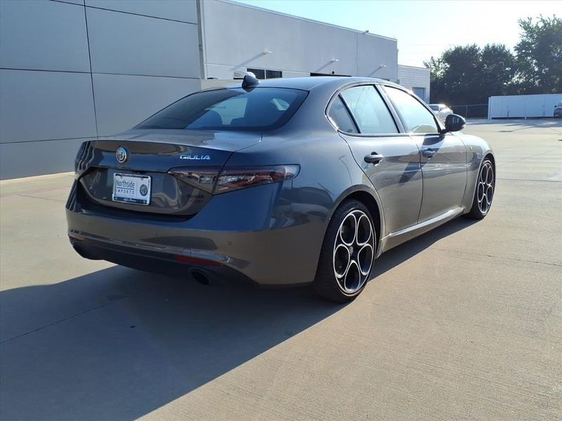 Used 2024 Alfa Romeo Giulia TiImage 6