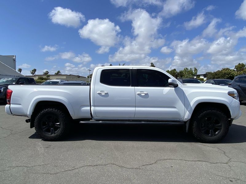 2017 Toyota Tacoma TRD SportImage 2