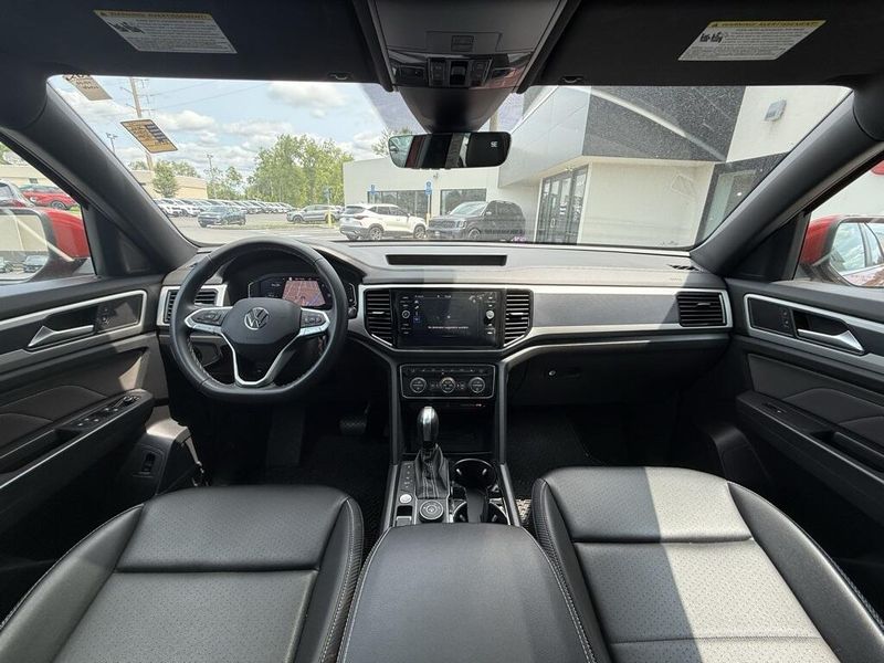 2023 Volkswagen Atlas Cross Sport 3.6L V6 SELImage 28