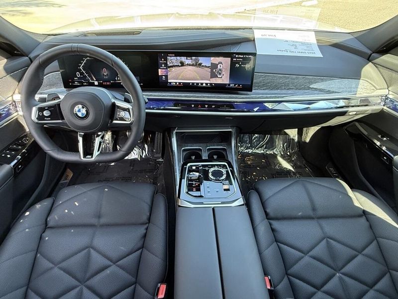 2025 BMW 7 Series 740iImage 29