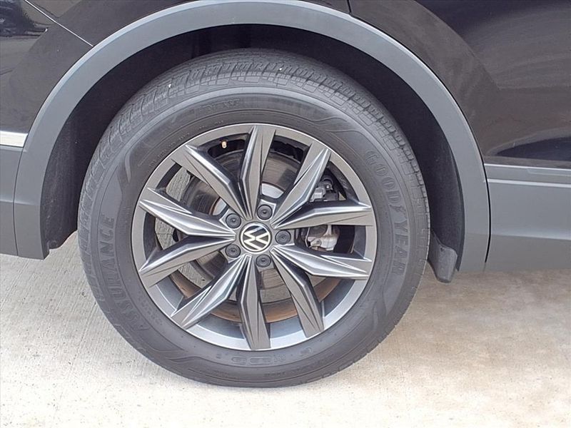 Used 2022 Volkswagen Tiguan 2.0T SEImage 12