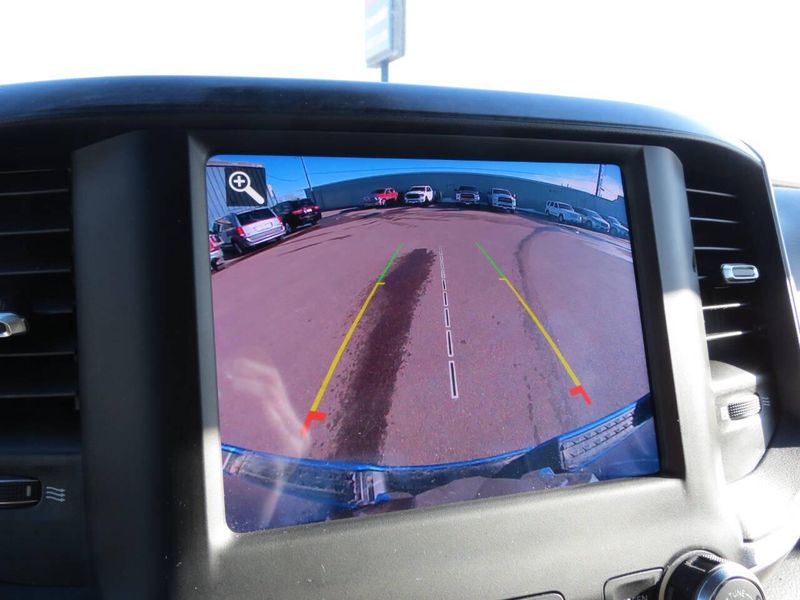 Used 2021 RAM 1500 Big Horn 4x4 4dr Crew Cab 5.6 ft. SB PickupImage 15