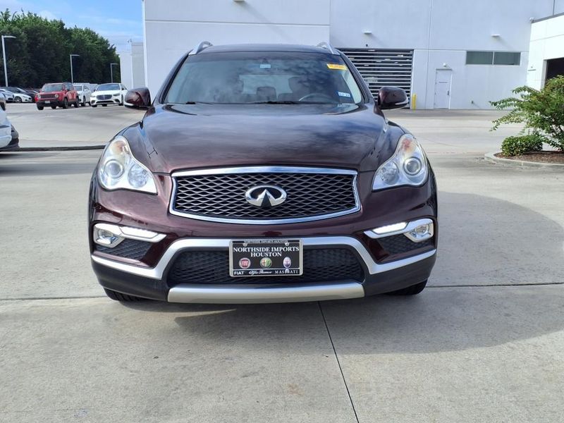 2017 INFINITI QX50 BaseImage 11
