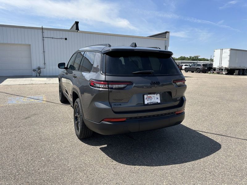 2024 Jeep Grand Cherokee L Altitude X 4x4Image 6