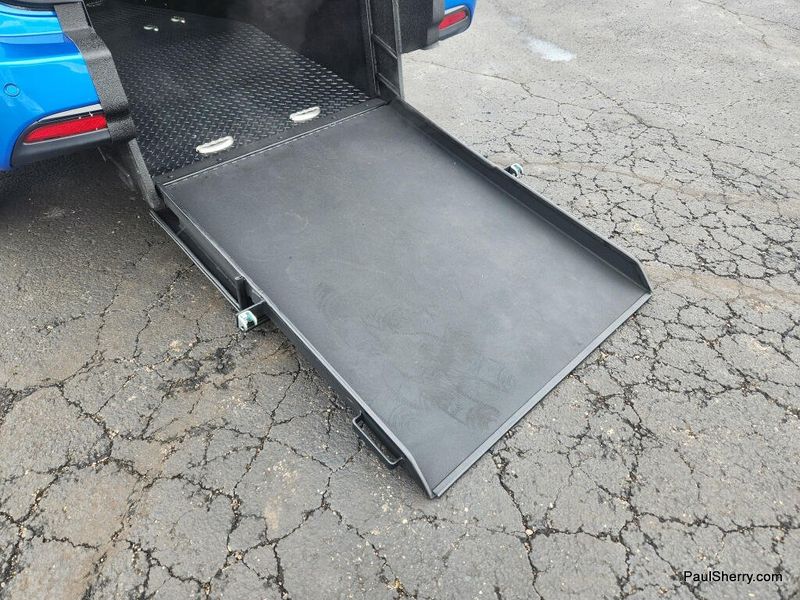 Used 2026 Chrysler Pacifica Select