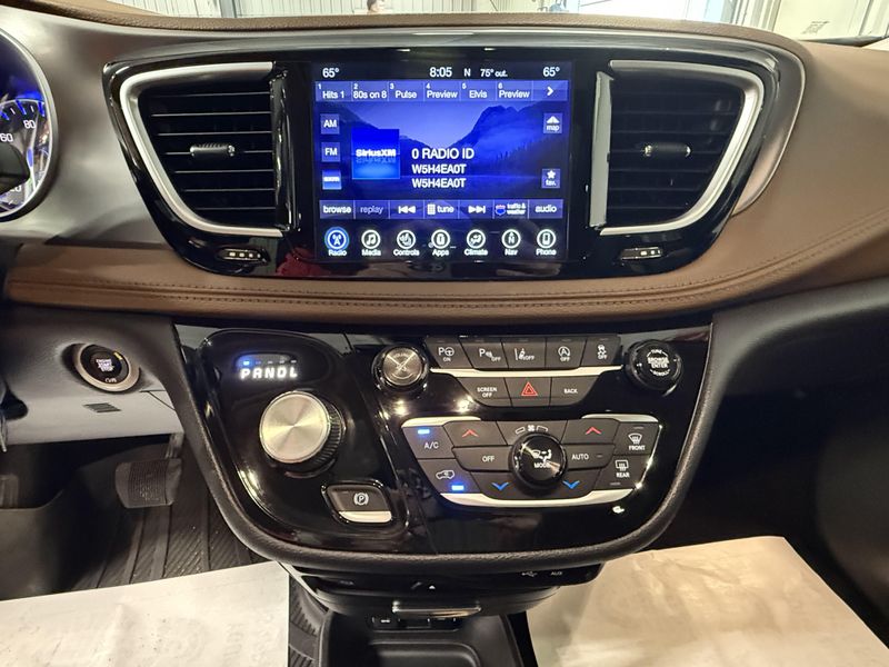 Used 2017 Chrysler Pacifica LimitedImage 22