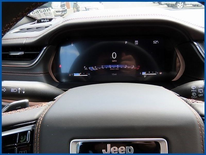 2023 Jeep Grand Cherokee SummitImage 18