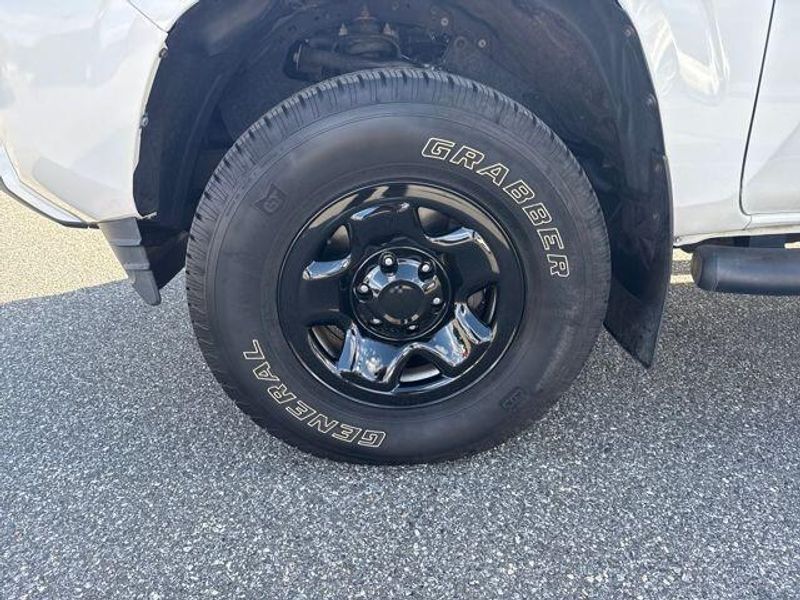 2017 Toyota Tacoma SR