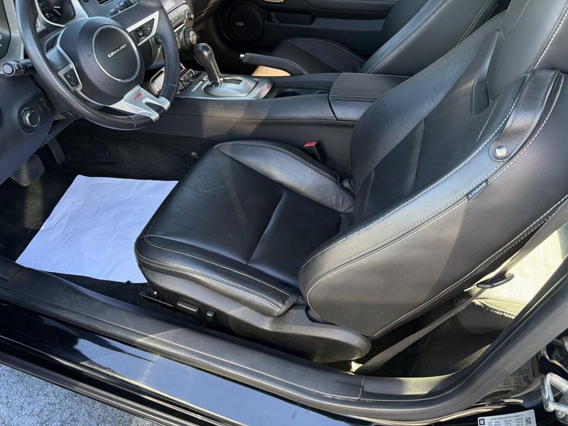 Used 2011 Chevrolet Camaro 2LTImage 16