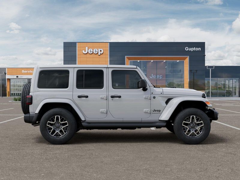 New 2026 Jeep Wrangler 4-door SaharaImage 43