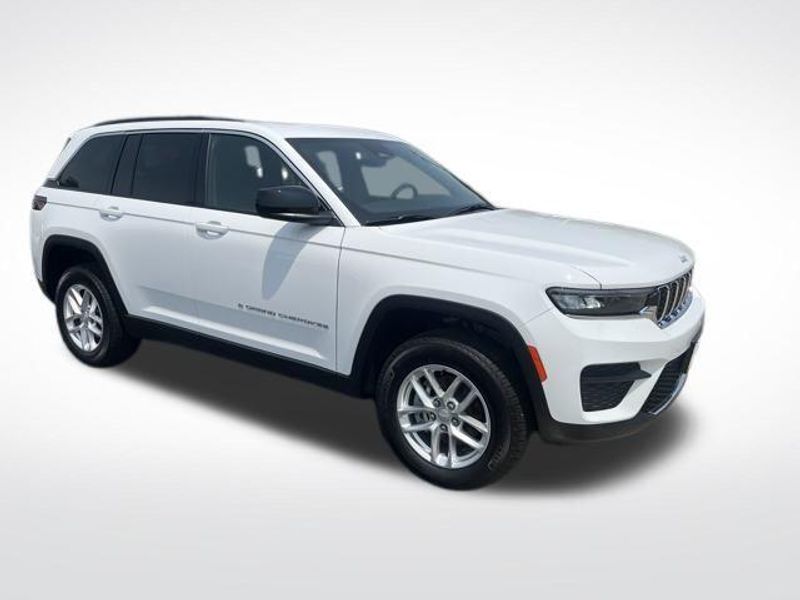 2025 Jeep Grand Cherokee Laredo X 4x4