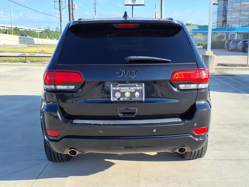 Used 2015 Jeep Grand Cherokee AltitudeImage 12