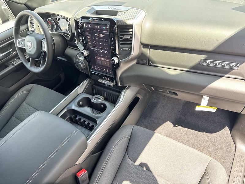 New 2026 RAM 1500 Big Horn Crew Cab 4x2 5'7' Box