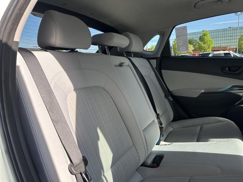 2023 Hyundai Kona SELImage 18
