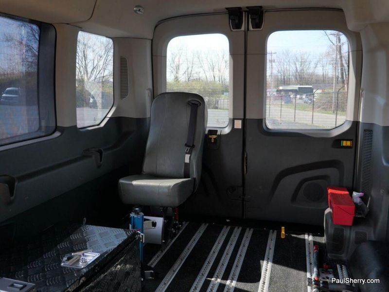 2022 Ford Transit Wagon XLImage 59