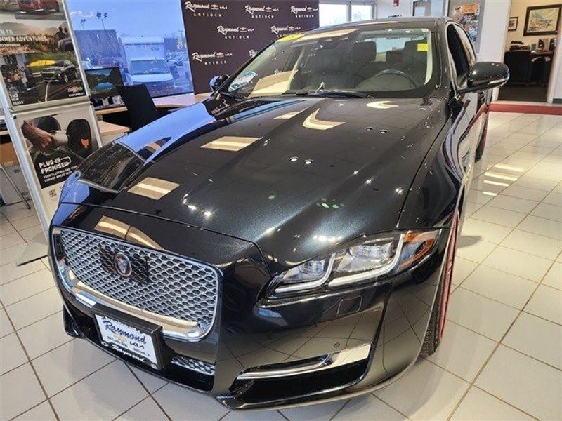 2018 Jaguar XJ XJL SuperchargedImage 1