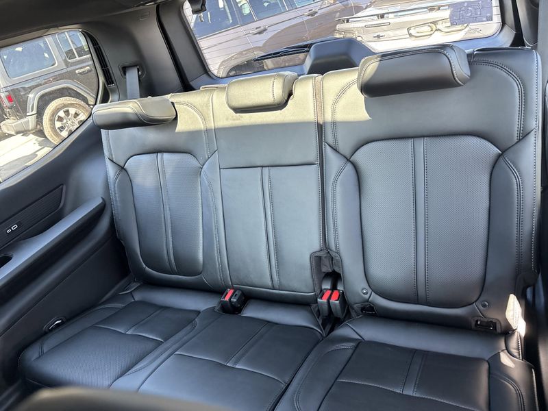 2026 Jeep Grand Wagoneer Limited Reserve 4x4Image 25