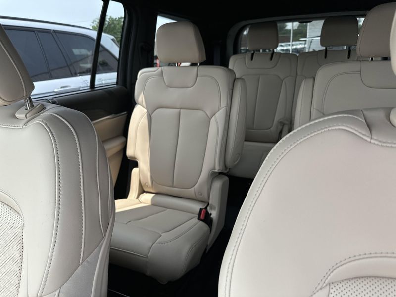 New 2025 Jeep Grand Cherokee L Limited 4x4Image 29